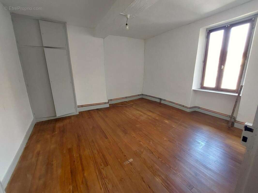 20250402114355 - Maison à SAINT-MARTORY