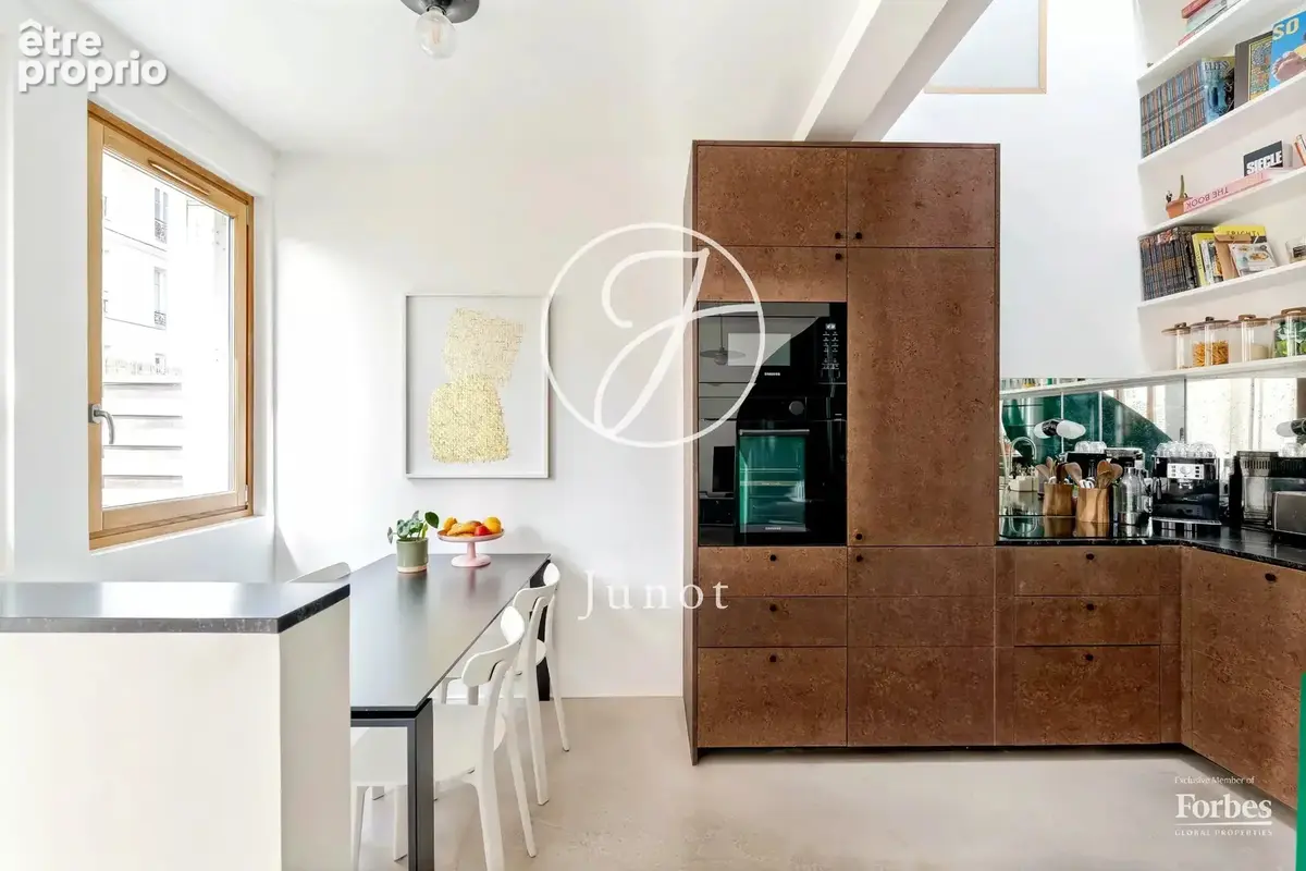 Paris 18e - MONTMARTRE / HAUT LEPIC - Appartement comme une maison - 3 pièces - 67,27m² Carrez - 68,07m² au sol - Terrasse 15,80 - photo 11