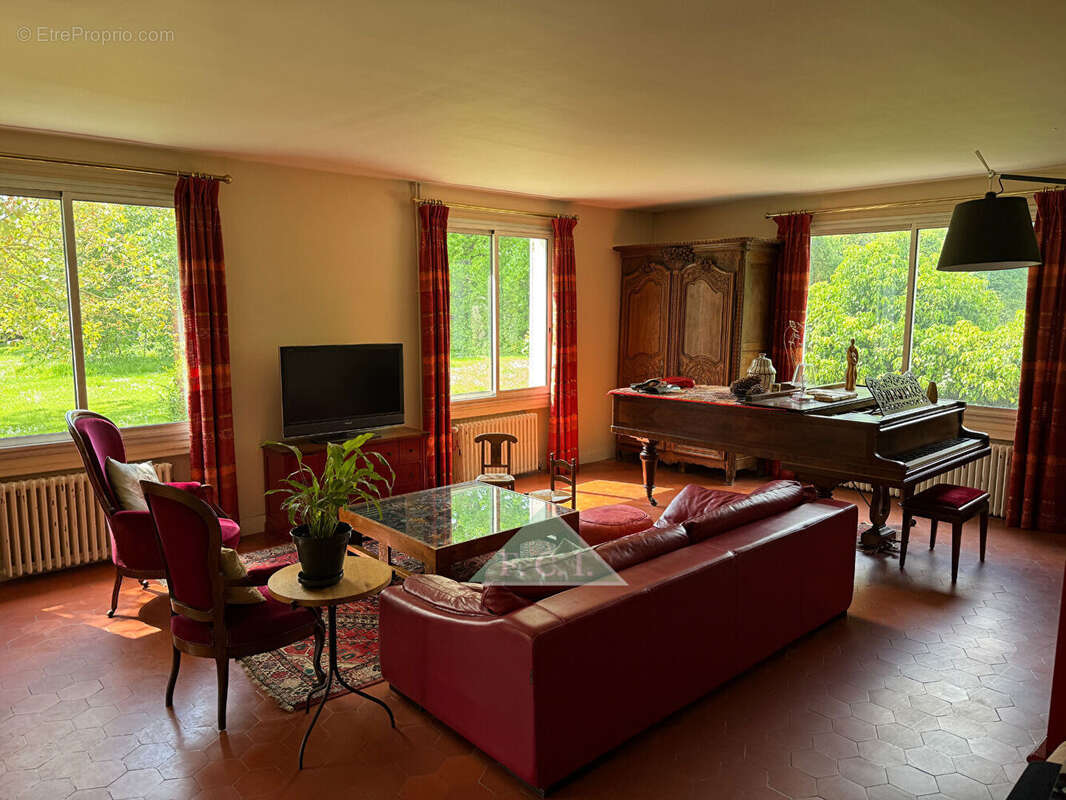 Maison à SAINT-MARTIN-DES-CHAMPS