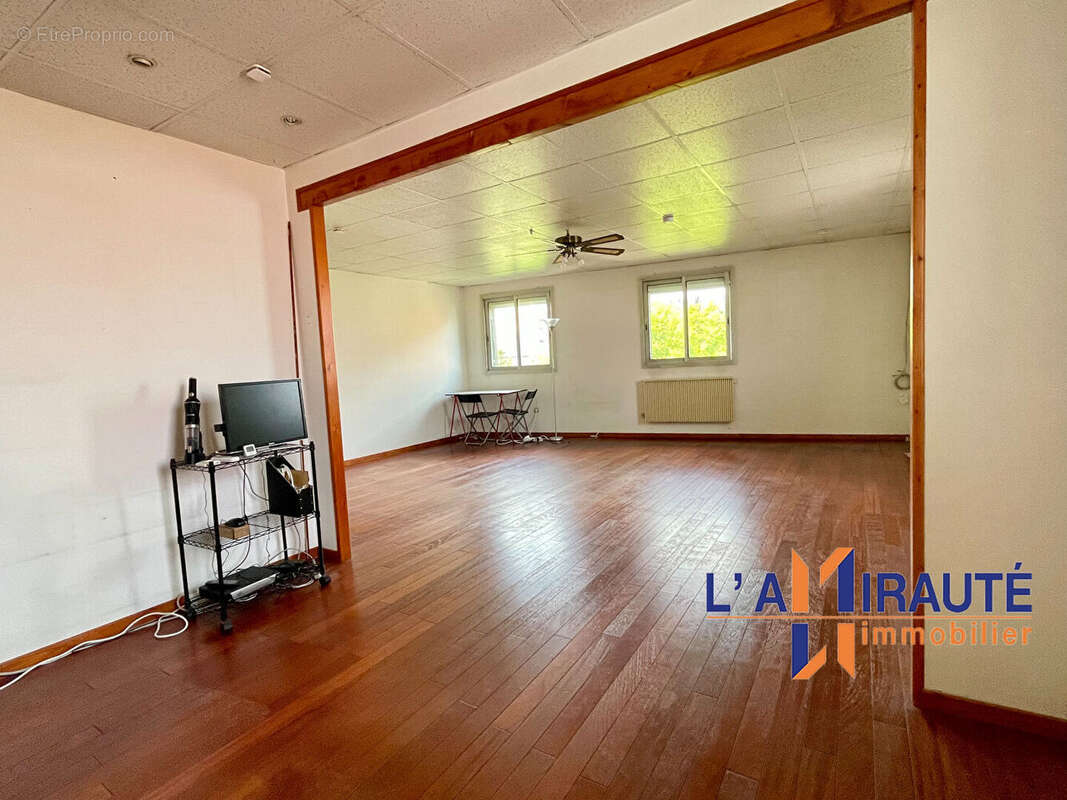 Appartement à HOUILLES