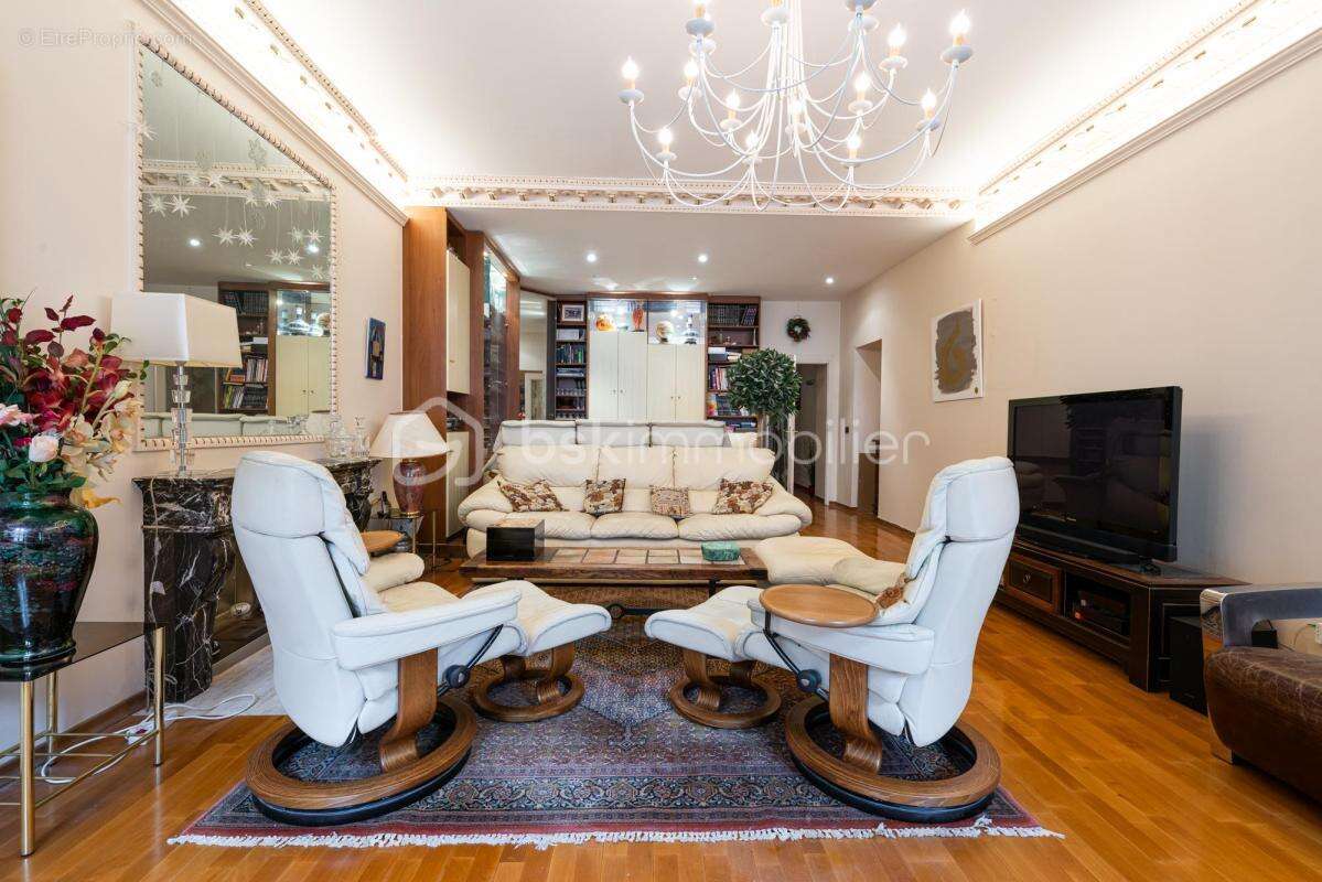 ANNECY – Appartement 211m² Adresse Signature  Rue du Pâquier - photo 3