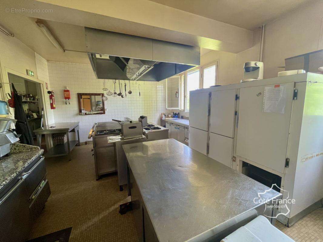 Commerce à PEYRAT-DE-BELLAC