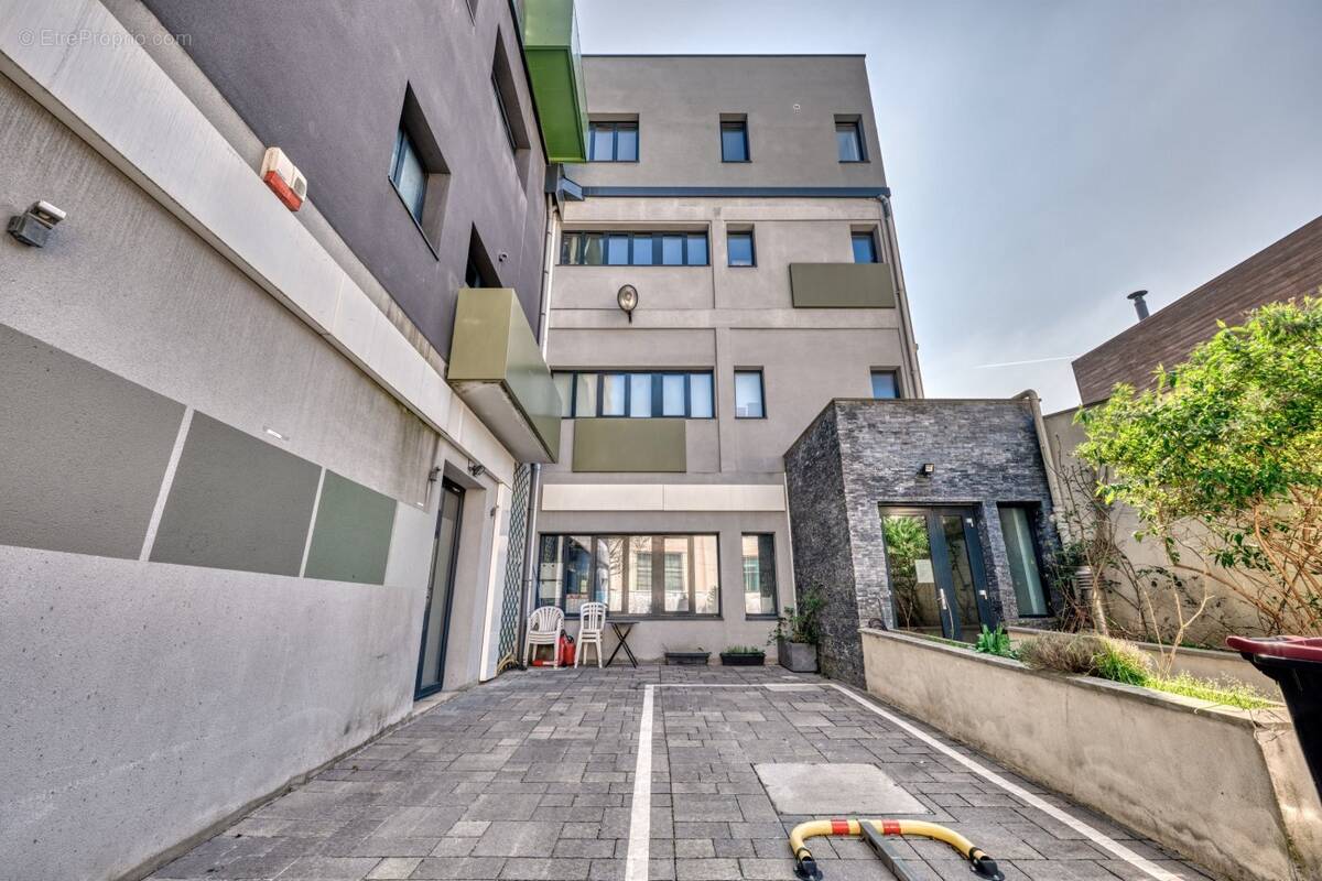 Commerce à MONTREUIL