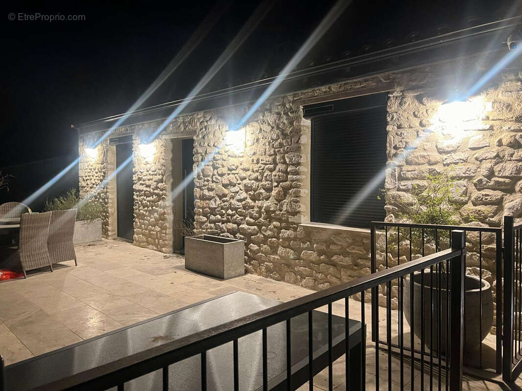 Maison à SUZE-LA-ROUSSE