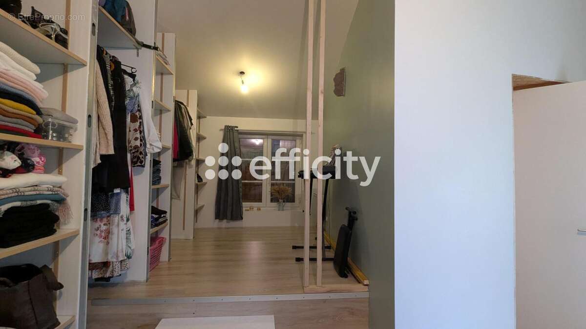 Maison à SAINT-REMY-SUR-DUROLLE