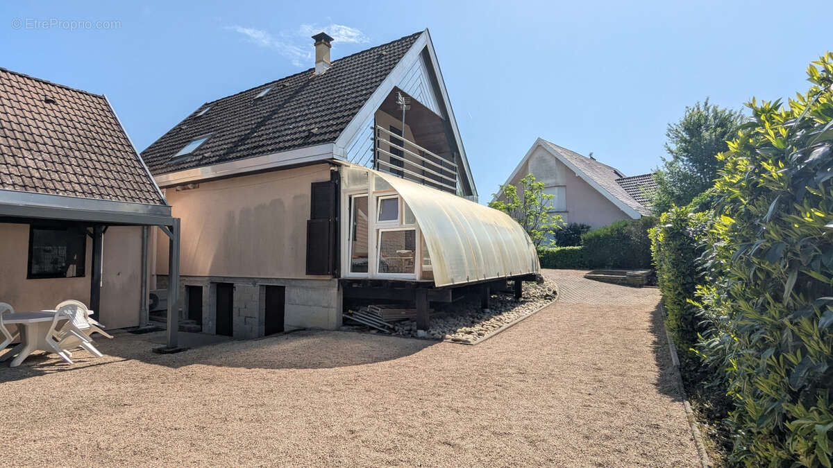 Maison à VILLAGE-NEUF