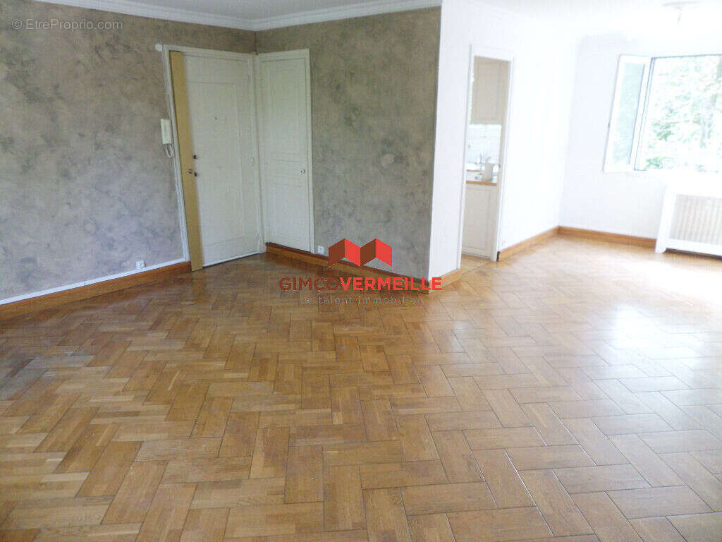Appartement à LA CELLE-SAINT-CLOUD