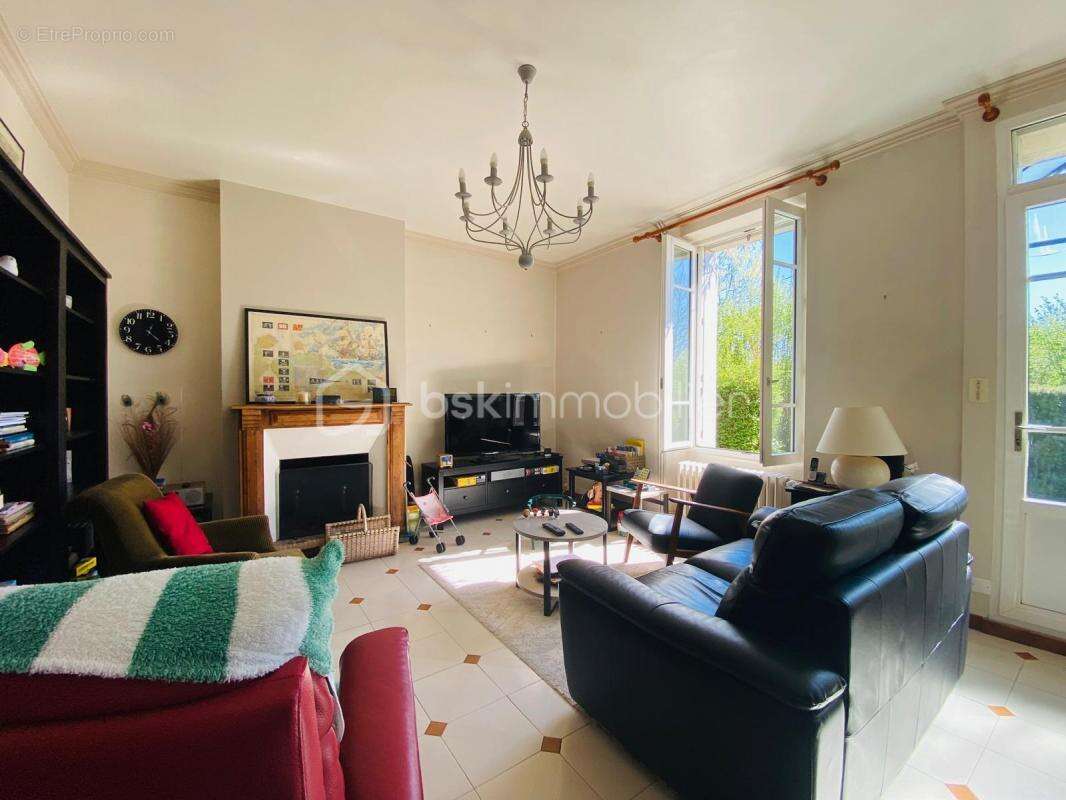 Maison à PLOUER-SUR-RANCE