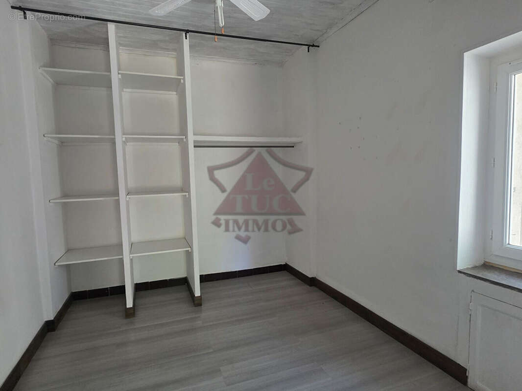 Appartement à ROBIAC-ROCHESSADOULE
