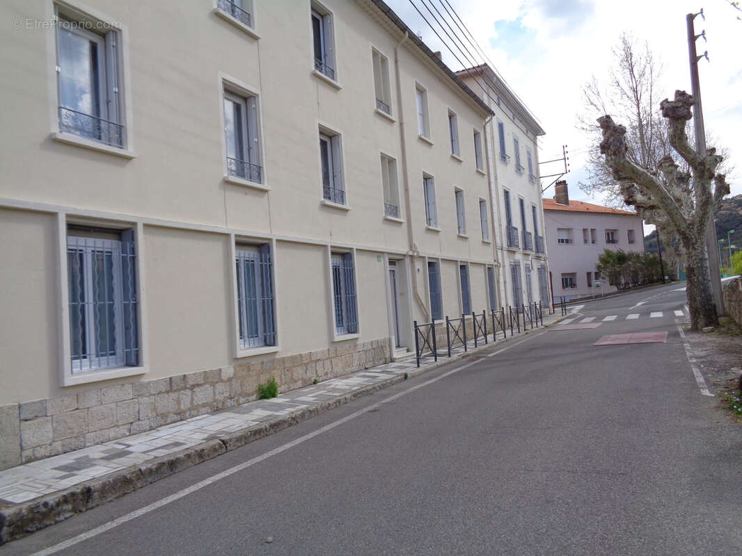 Appartement à SOLLIES-PONT