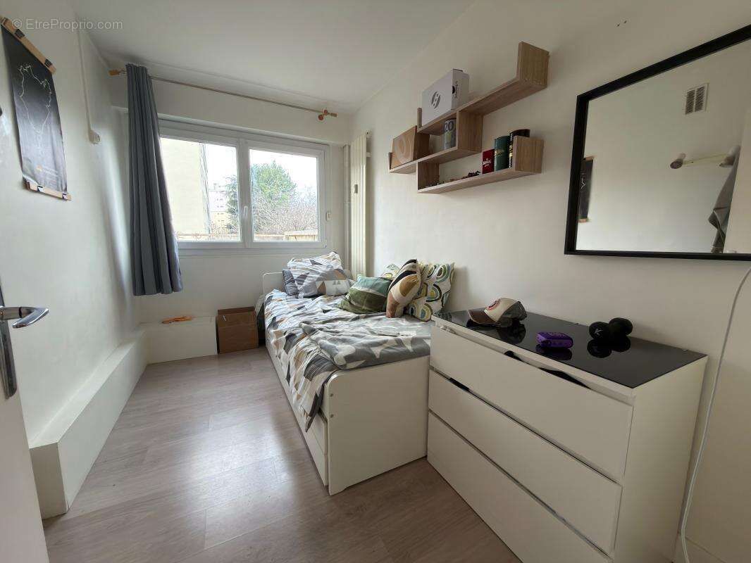 Appartement à SAINT-MAUR-DES-FOSSES