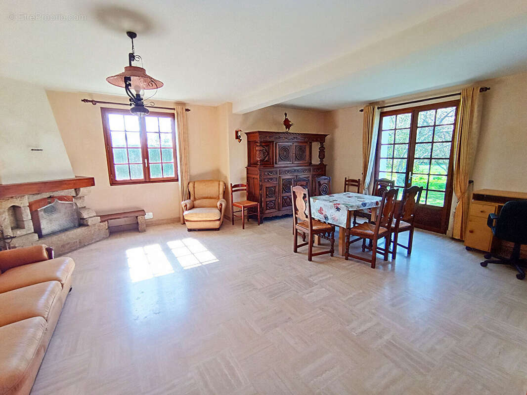 Maison à PLOUGOUMELEN