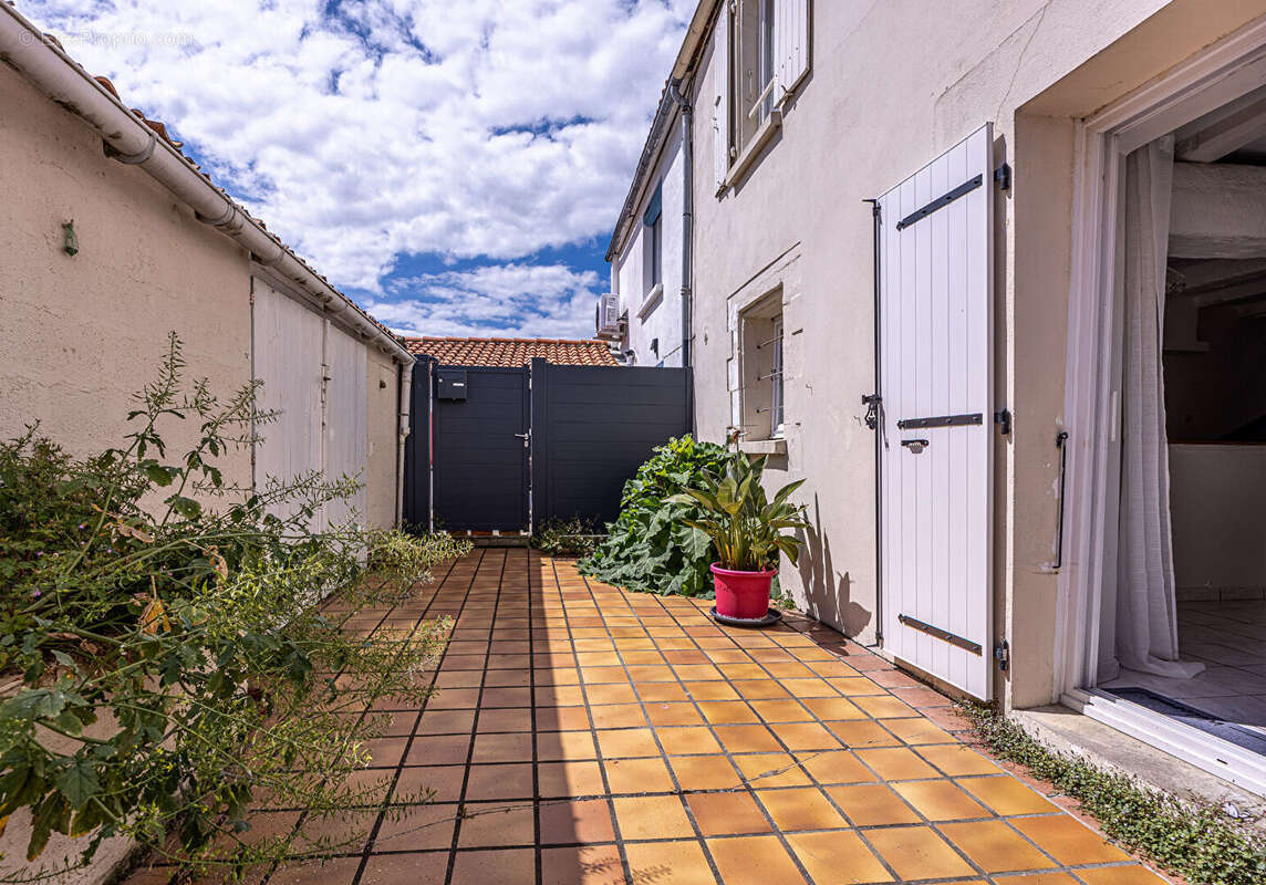 Maison de ville, 2 chambres et un bureau, jardin - photo 10