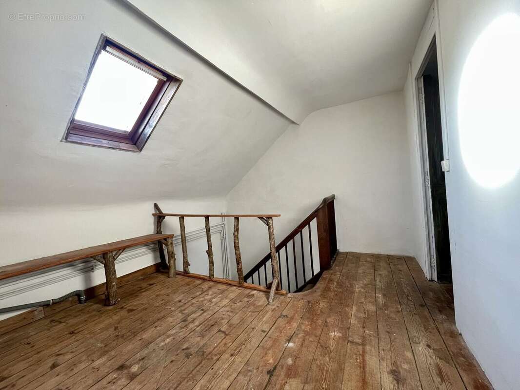 Maison à MONTREUIL-EN-AUGE