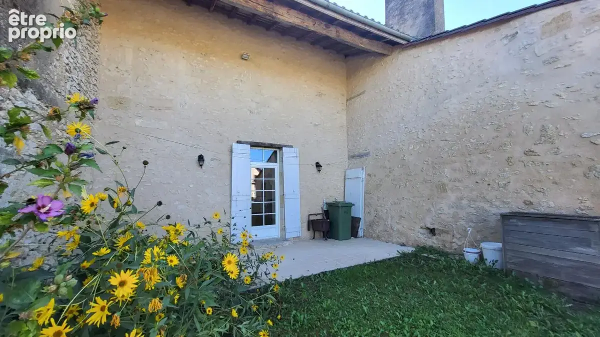 24610 Maison  en pierres dans un hameau .8 pièces . parcelle de 584 m² plus terrain de 1939 m2 - photo 8