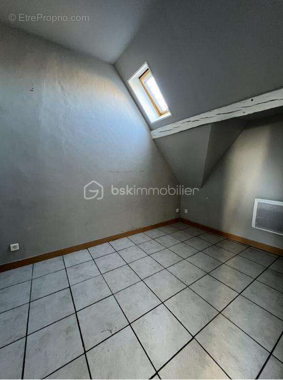 Appartement à VILLENEUVE-SUR-YONNE