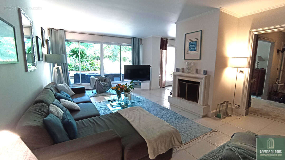 Appartement à VILLE-D'AVRAY