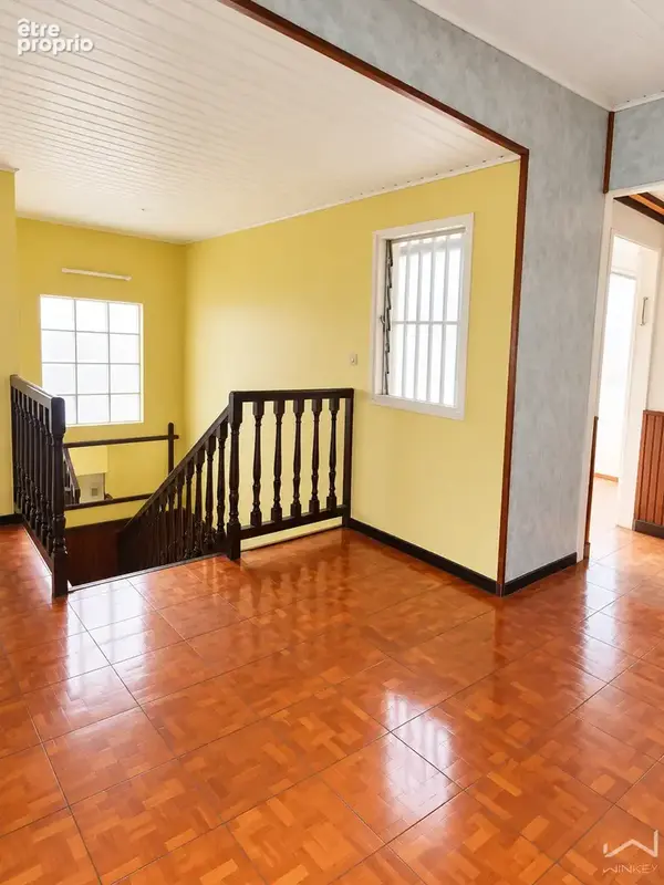 À vendre   terre-sainte   maison de 125 m2 à fort potentiel   vue mer et port de saint-pierre - photo 10