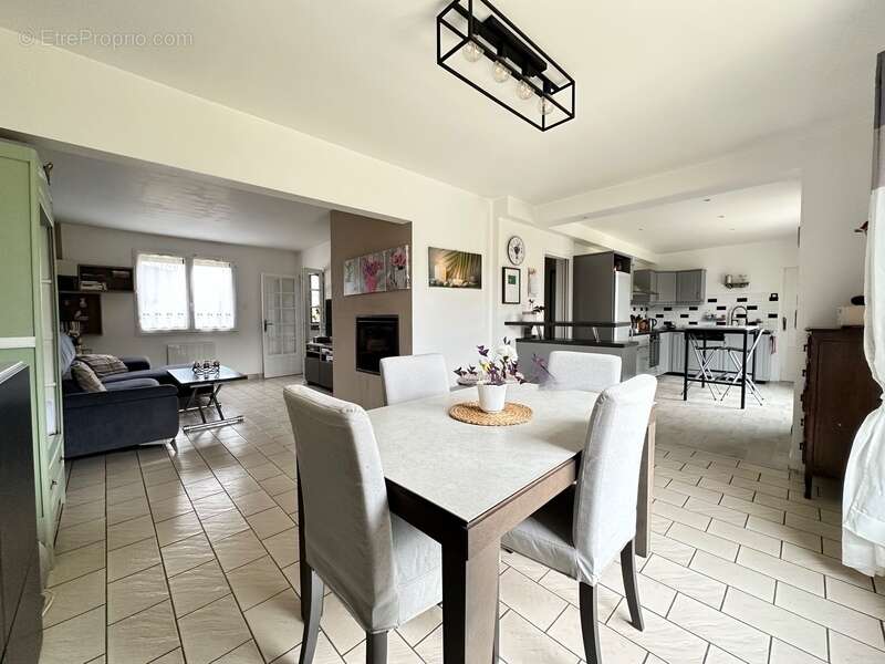 Maison à BURES-SUR-YVETTE