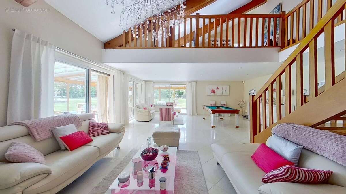 Maison à PONTAULT-COMBAULT