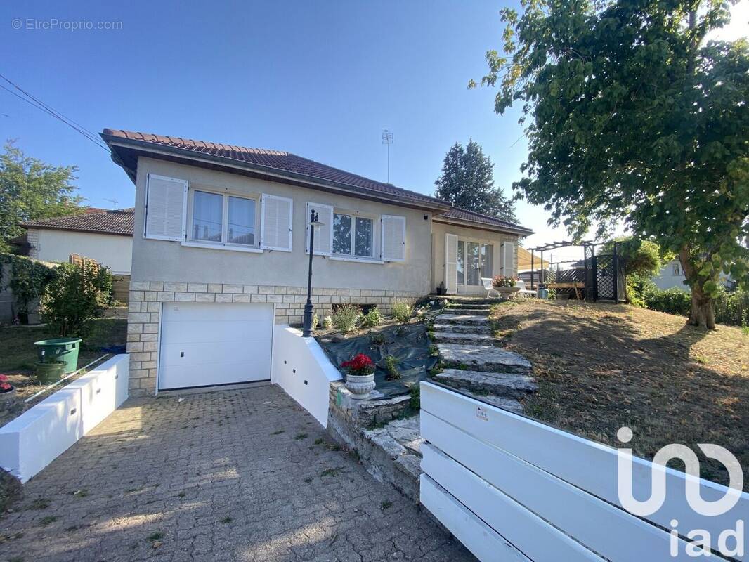 Photo 1 - Maison à LAVAULT-SAINTE-ANNE