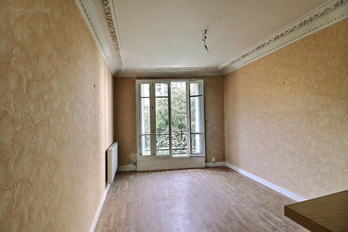 Appartement à PARIS-14E