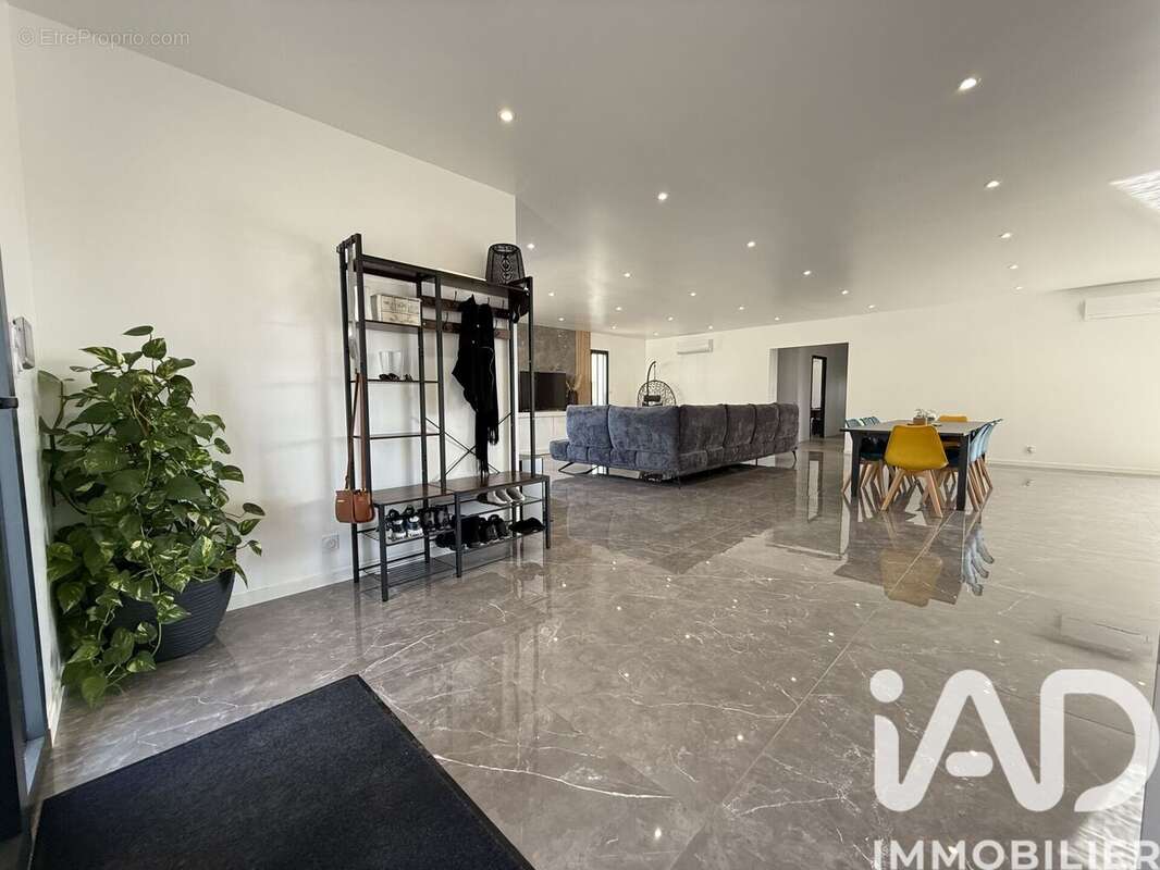 Photo 3 - Maison à CHATELLERAULT