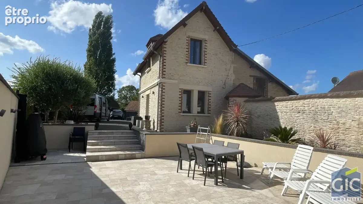Charmante maison de caractère au coeur du Pays d'Auge avec dépendance - photo 1