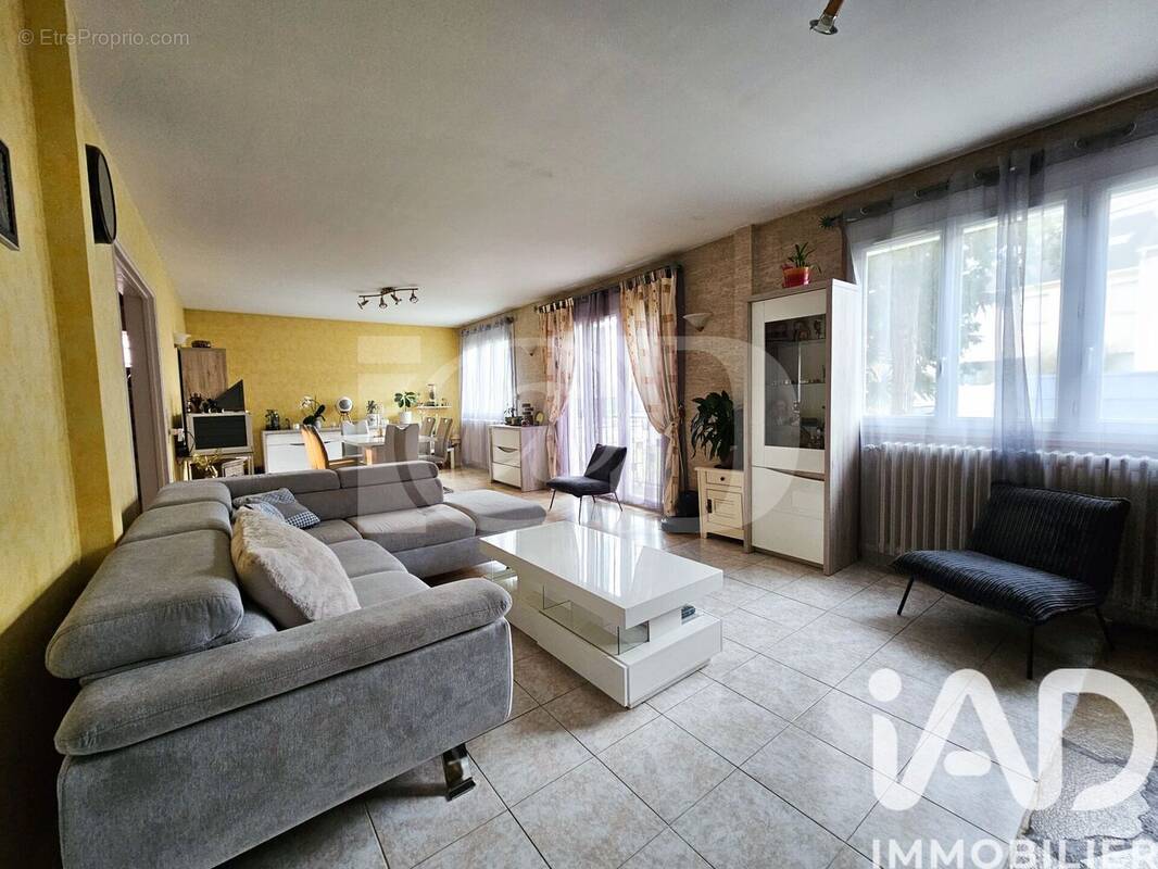 Photo 1 - Maison à LINAS