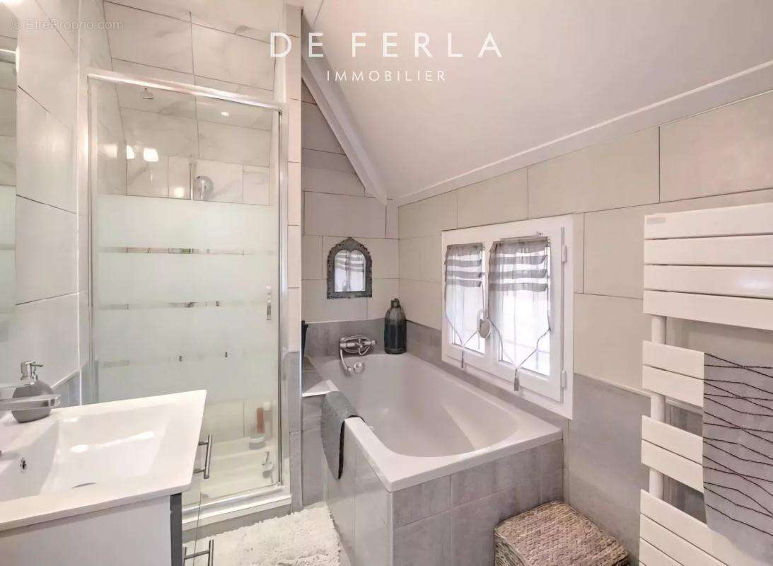 Maison à SAINT-MAUR-DES-FOSSES