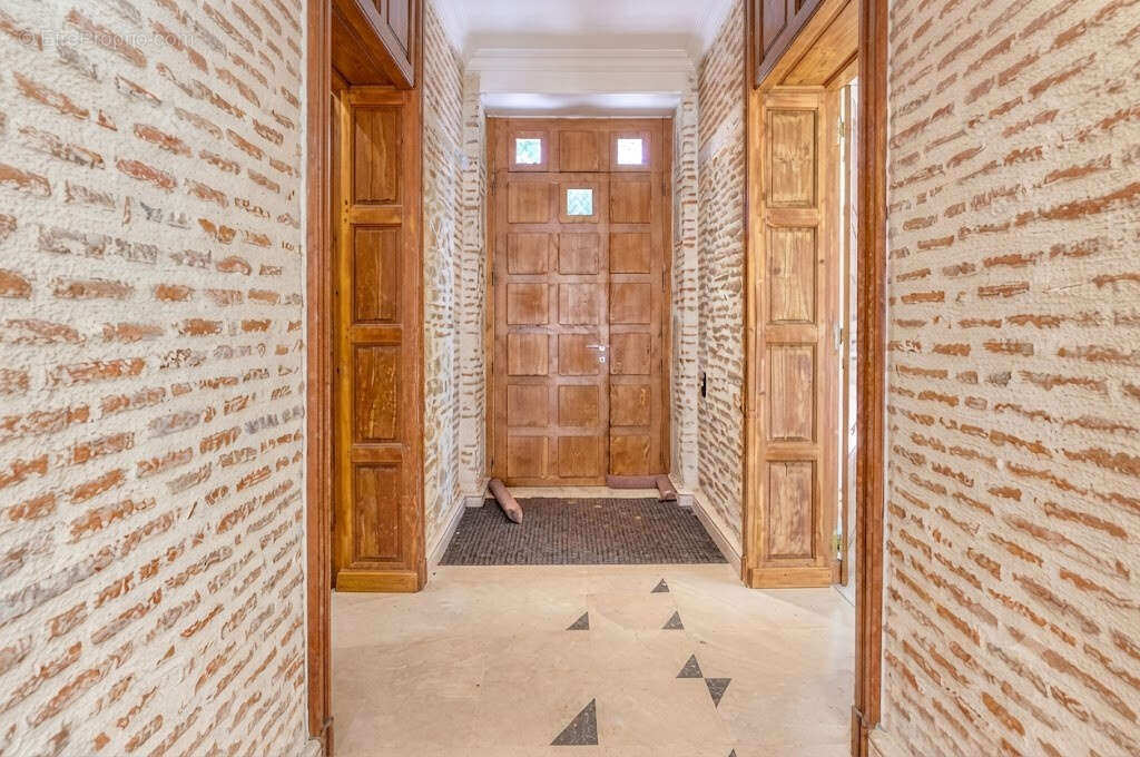 Demeure de caractère au cœur de la ville   450m2 -10 chambres- piscine sur parc de 8000m2 Coliving-Coworking- - photo 13