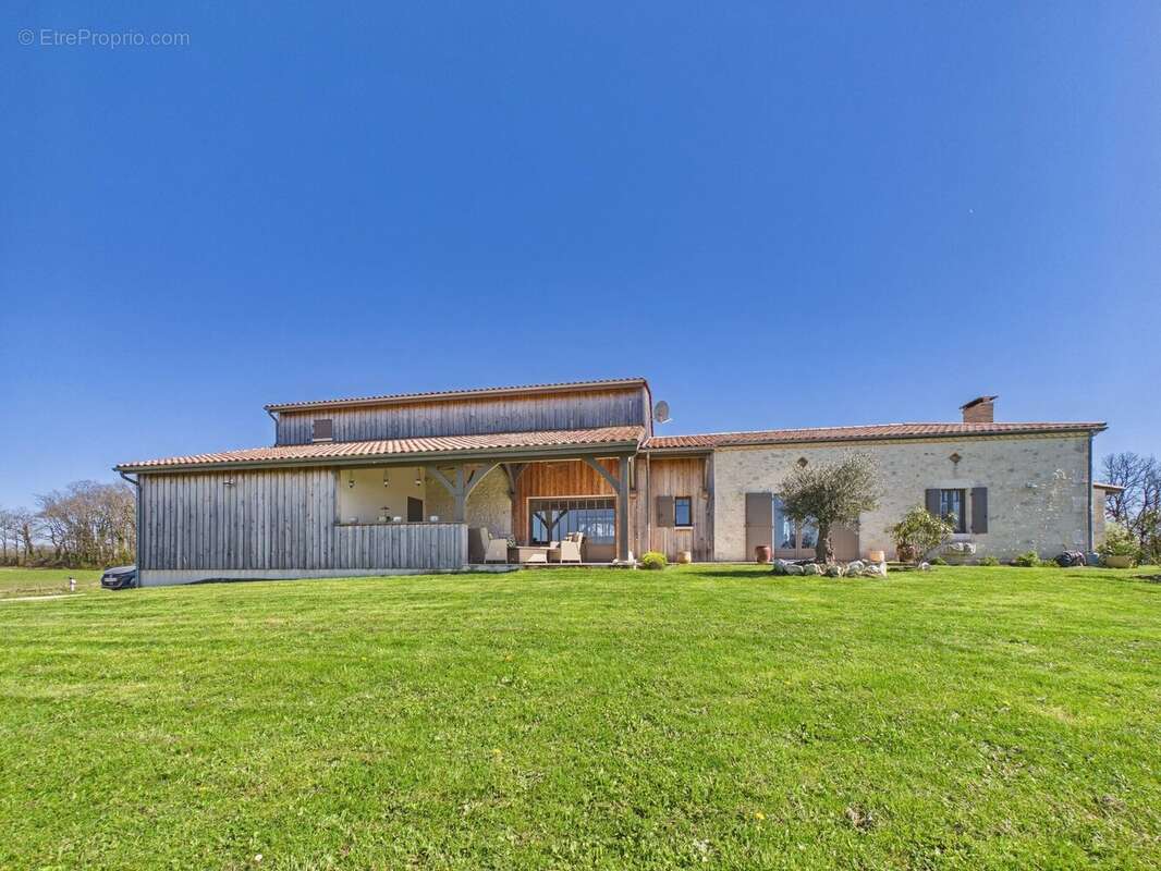 Maison à ISSIGEAC