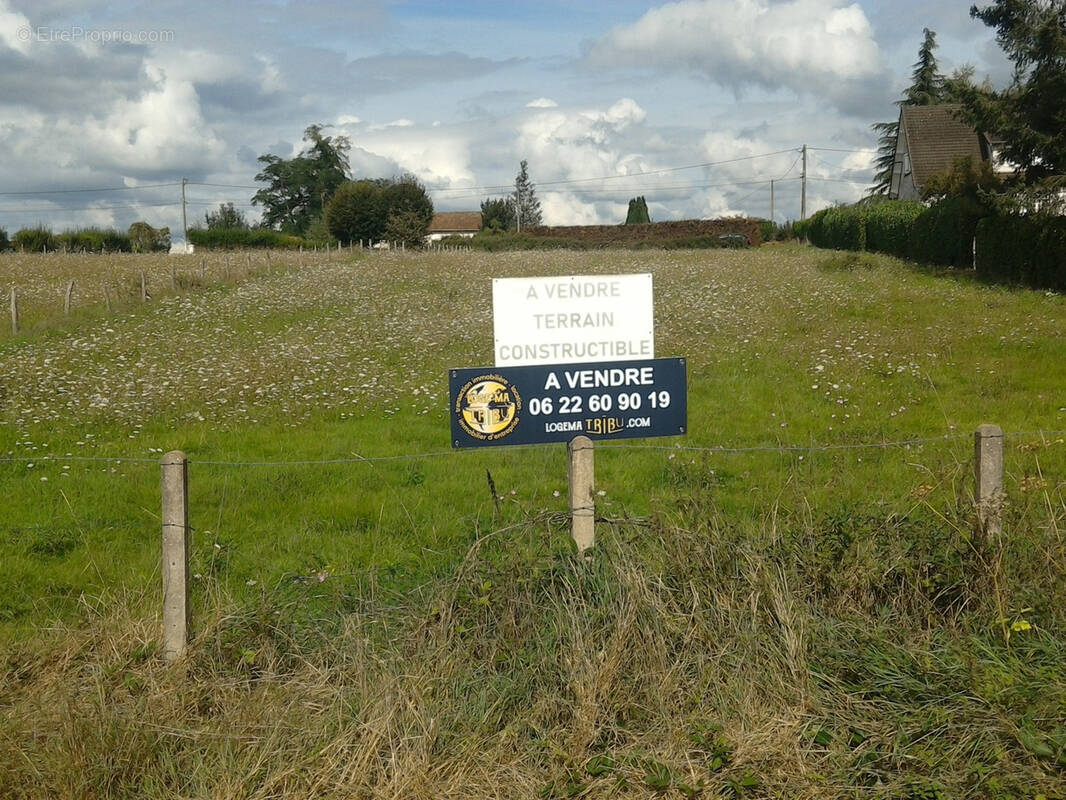 Terrain à DIOU