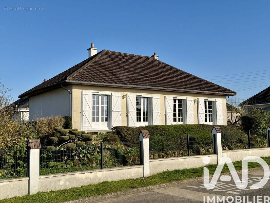 Photo 1 - Maison à ROCHECORBON