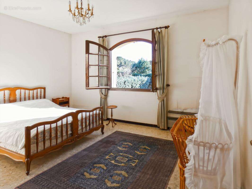 Maison à BAGNOLS-SUR-CEZE