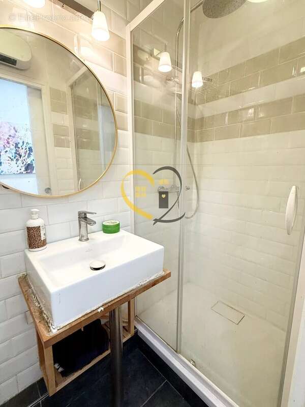 Appartement à CHARENTON-LE-PONT