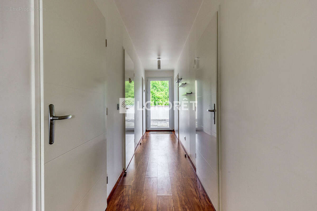 Appartement à EMERAINVILLE