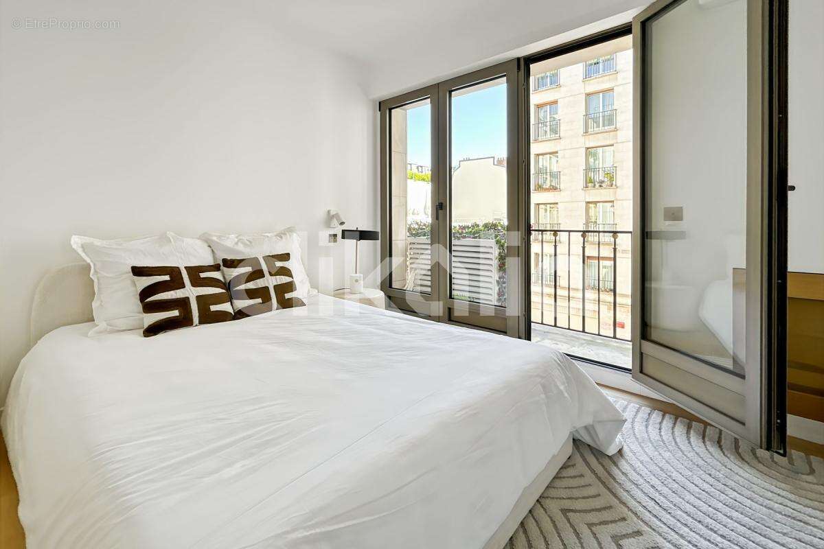 Appartement à PARIS-7E