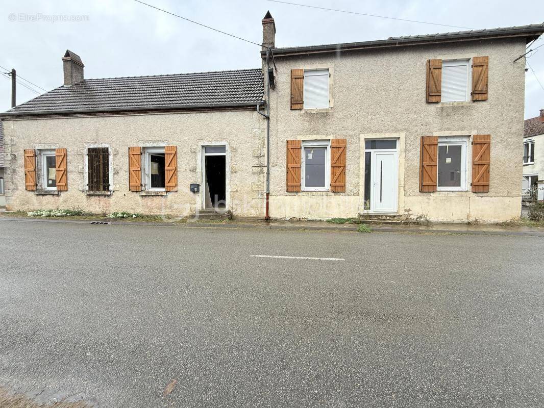 Maison à HEUILLEY-SUR-SAONE