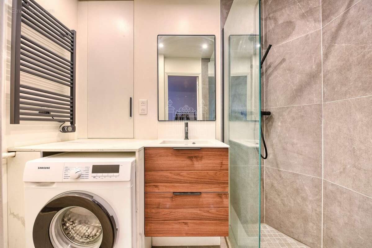 Appartement à PARIS-7E