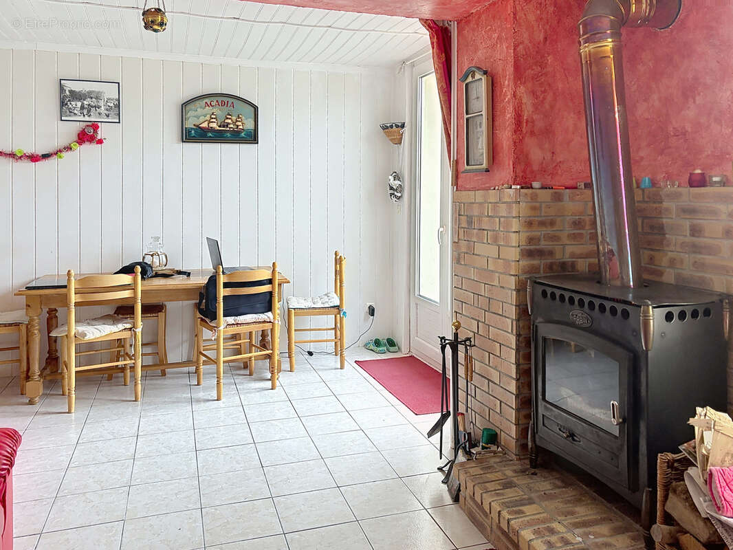 Maison à DONVILLE-LES-BAINS