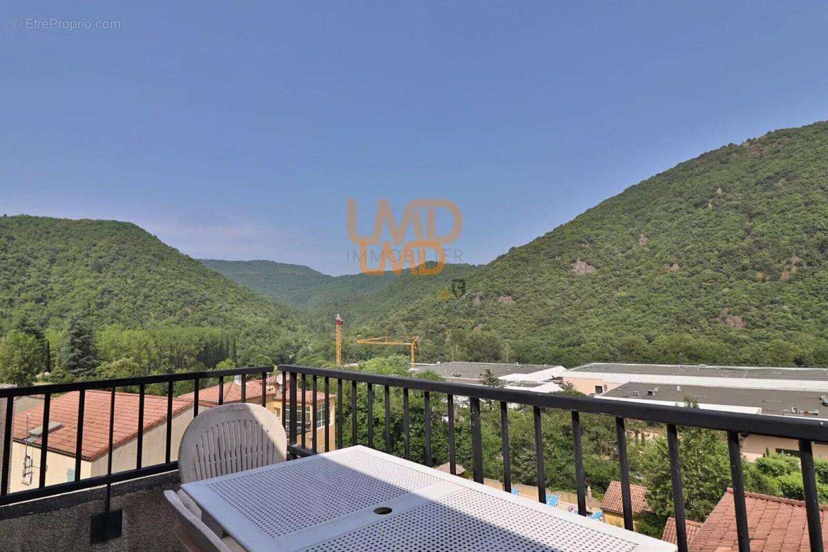 Appartement à AVENE