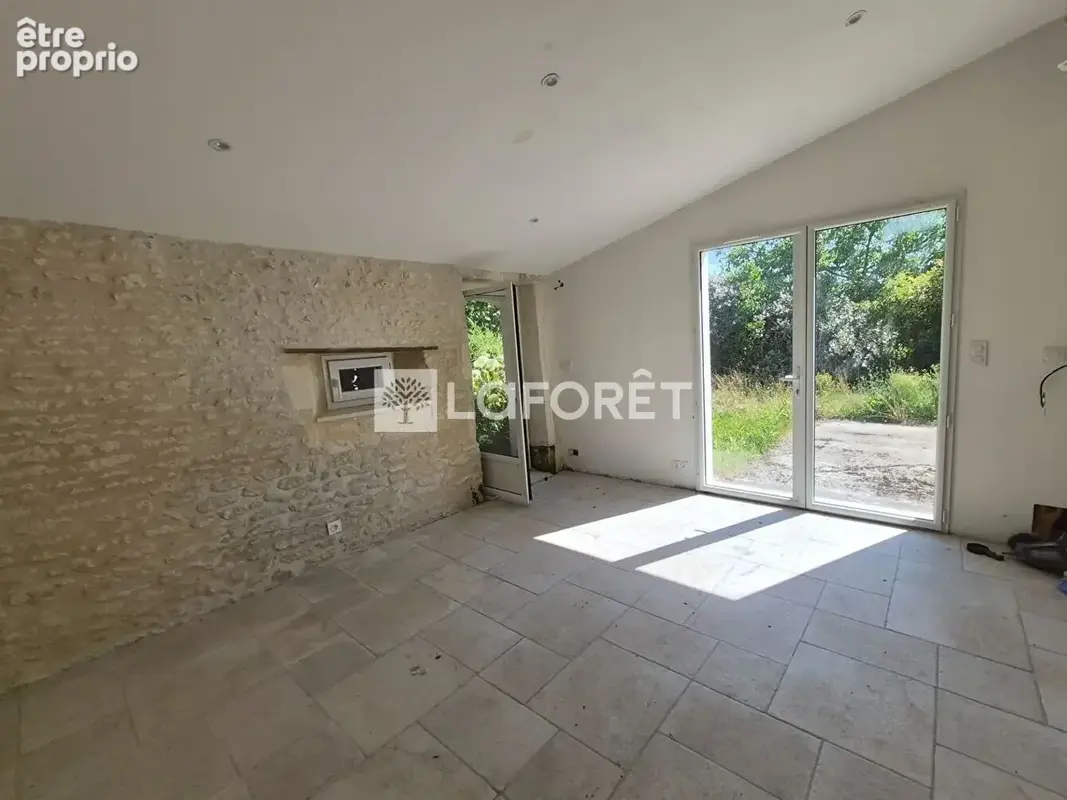 Maison d'habitation avec 2 gîtes au calme et garage. - photo 14