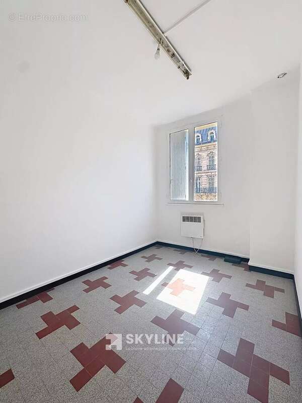 Appartement à MARSEILLE-1E