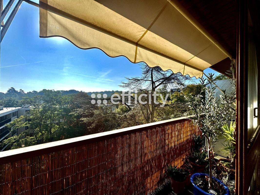 Appartement à LA CELLE-SAINT-CLOUD