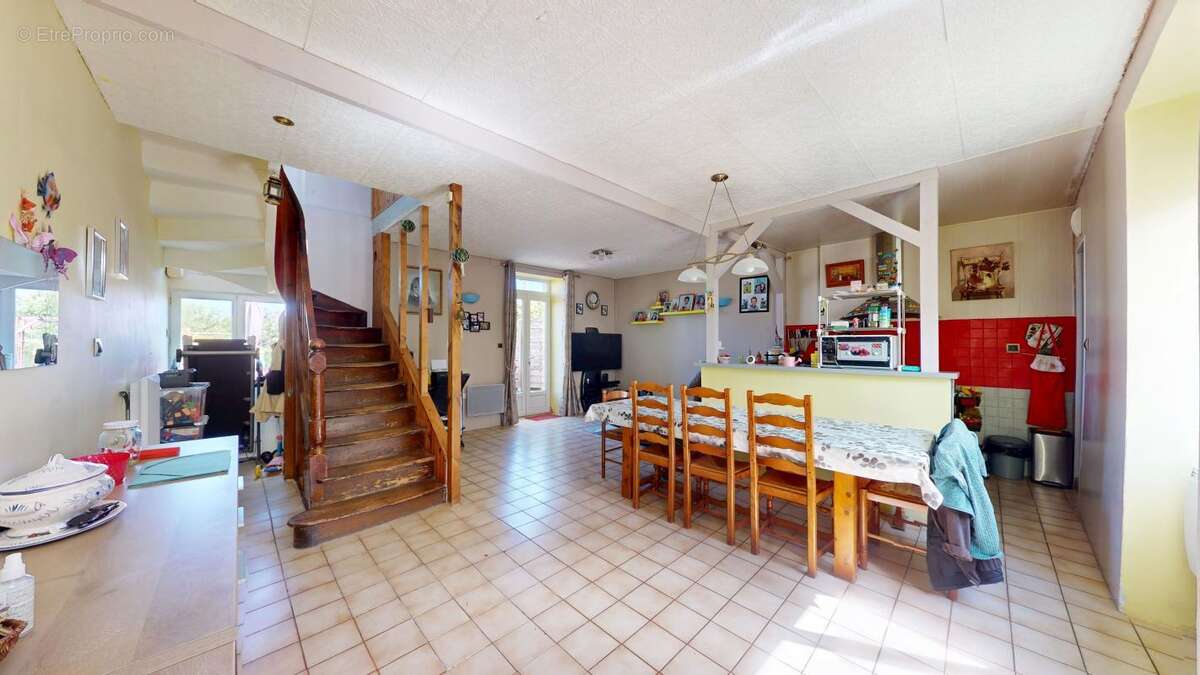 Maison à COSQUEVILLE