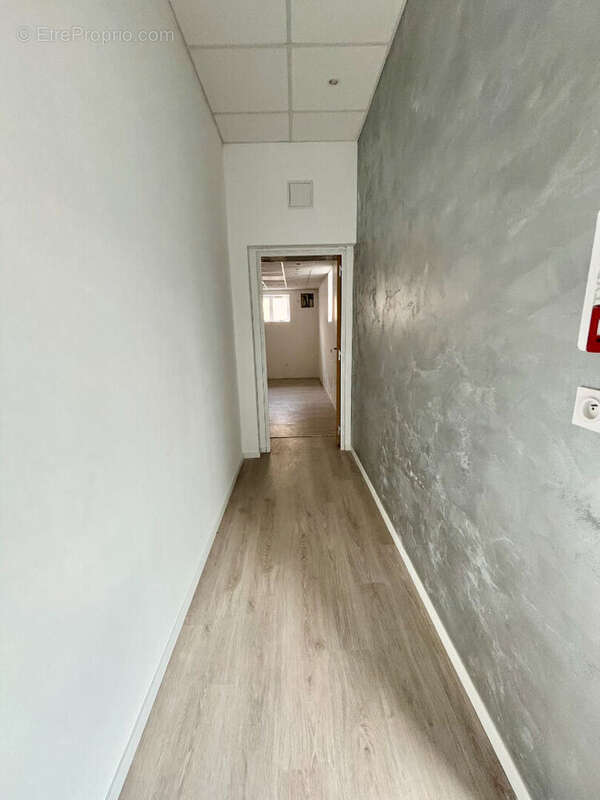 Commerce à VAUGNERAY