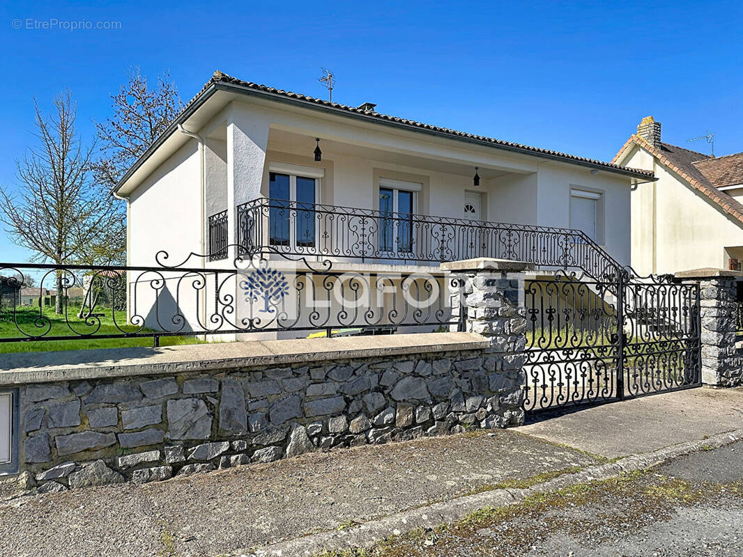 Maison à LA PEYRATTE