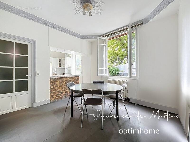 Appartement à LA GARENNE-COLOMBES