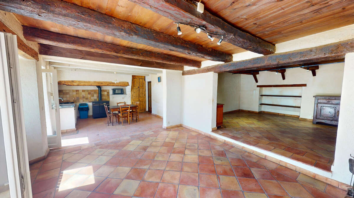 Maison à BELLEVUE-LA-MONTAGNE